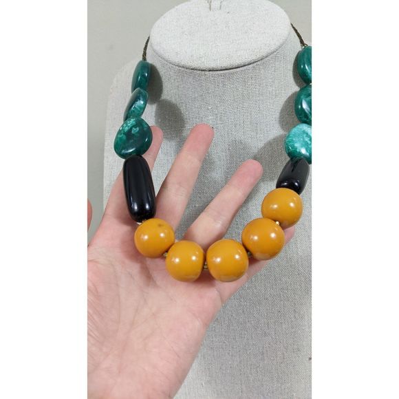 Vintage Beaded Chunky Plastic Necklace - Picture 2 of 4